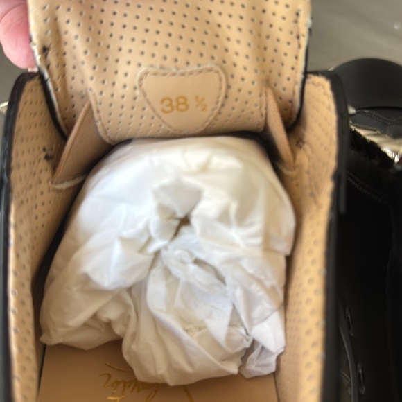 Christian Louboutin fav fique black leather slip on sneaker trainer flat sz 38.5 - Picture 8 of 13